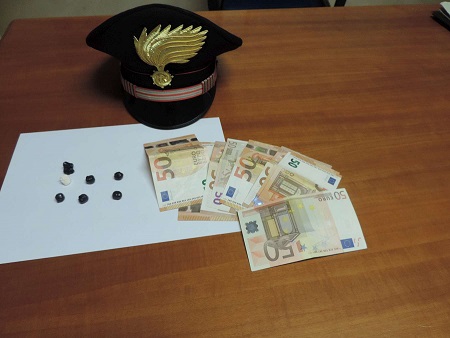 CC coca e soldi.jpg