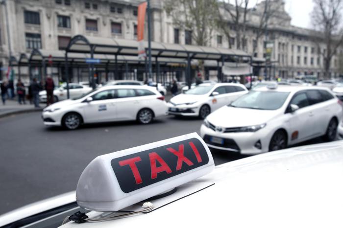 Taxi
