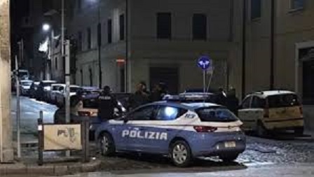 polizia Desenzano notte polizia Desenzano notte.jpg