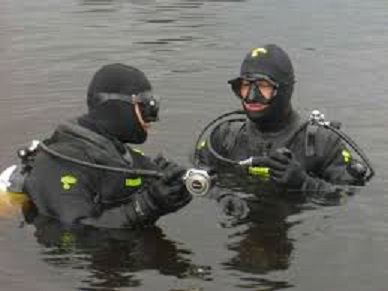 Carabinieri subacquei.jpg