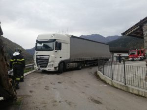 Tir incastrato.jpg