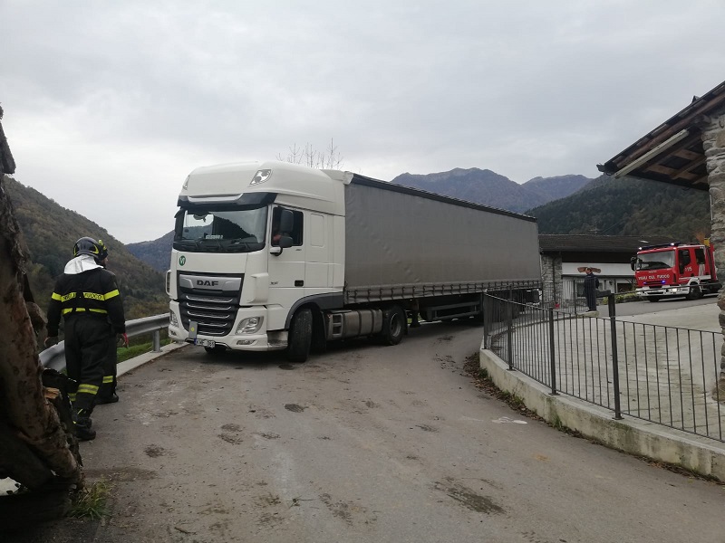 Tir incastrato Tir incastrato.jpg