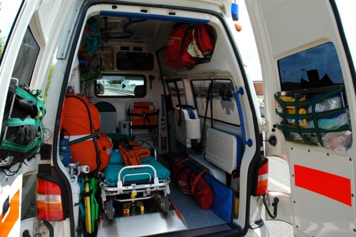 ambulanza interno attrezzature