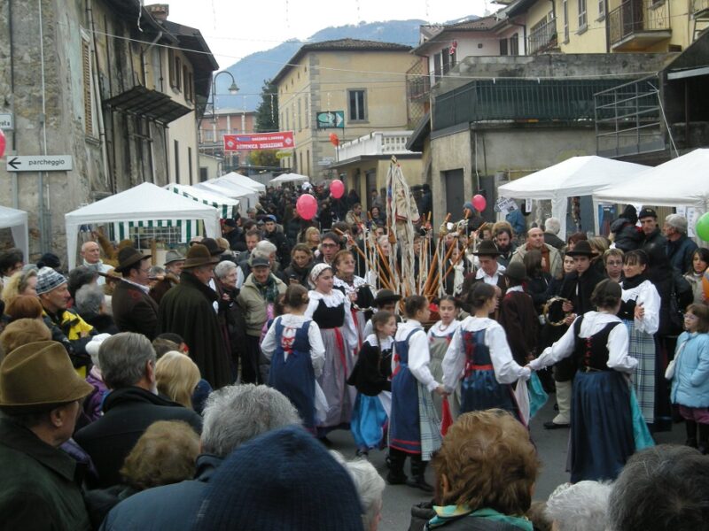 Cazzano mercatino Fantasie di Natale