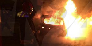 Auto incendiata