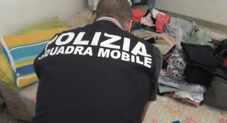 arrestati tunisini irregolari arrestati tunisini irregolari