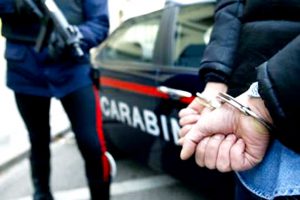 carabinieri manette