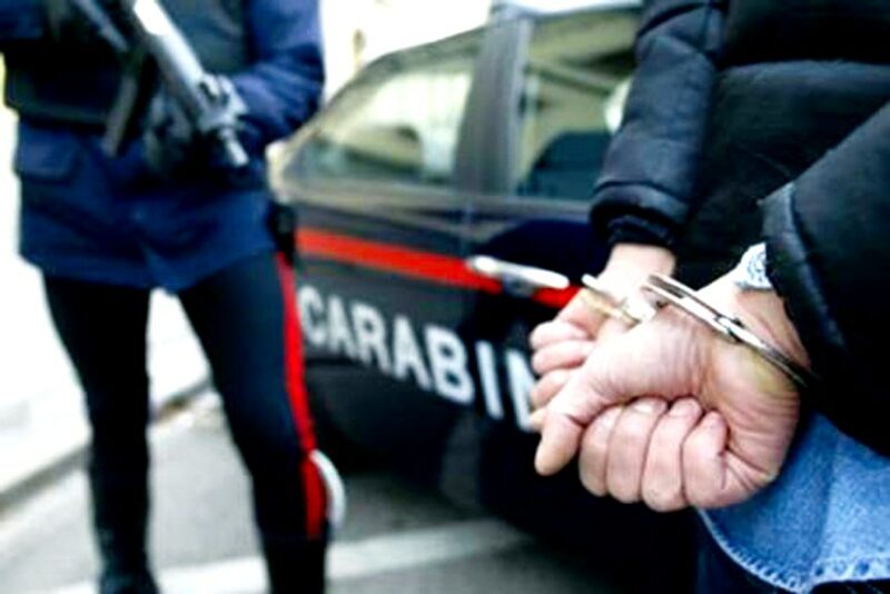 carabinieri manette