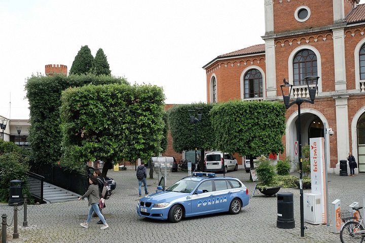 polizia stazione brescia polizia stazione brescia