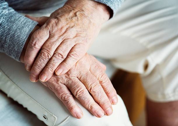 anziani Sindacati pensionati di Bergamo chiedono blocco aumenti rette RSA