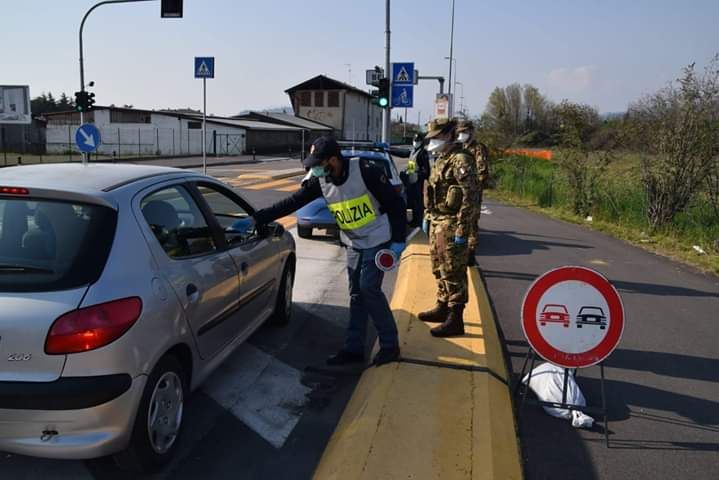 polizia ed esercito covid polizia ed esercito covid