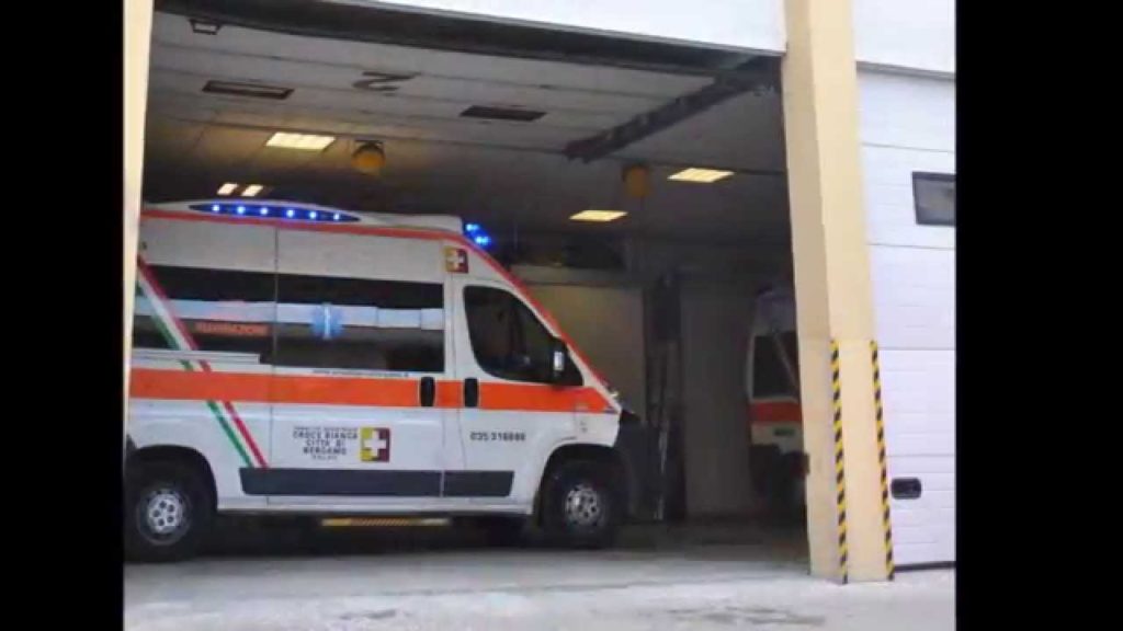 ambulanza croce bianca ambulanza croce bianca