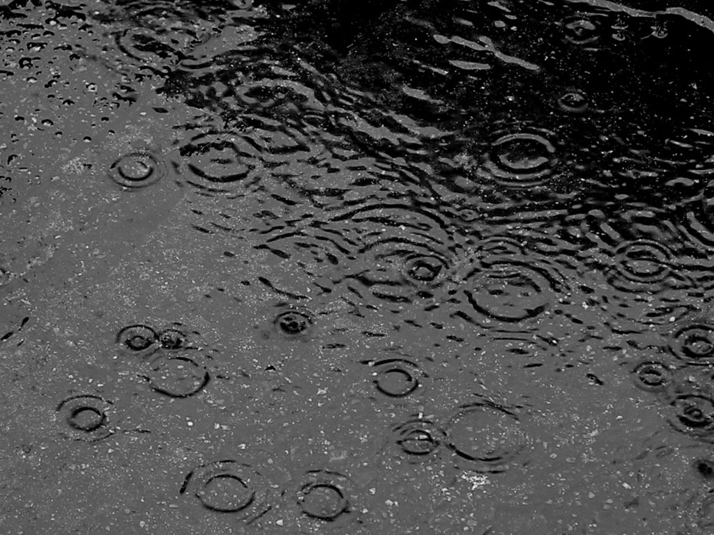 pioggia acqua Siccità: pioggia boccata d’ossigeno per semine di primavera in campagne a secco