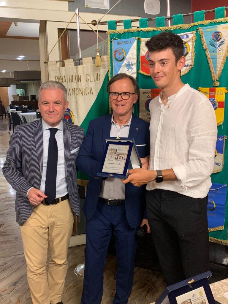 da sx Ezio Maffi il presidente Ottavio Bonino e lospite Alessandro Romele da sx Ezio Maffi il presidente Ottavio Bonino e lospite Alessandro Romele