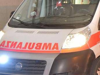 Grosseto cava locchio al padre di 98 anni dopo averlo picchiato arrestato