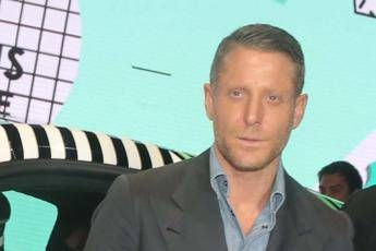 Lapo Elkann trasloca in Svizzera Lucerna meglio di New York Lapo Elkann trasloca in Svizzera Lucerna meglio di New York