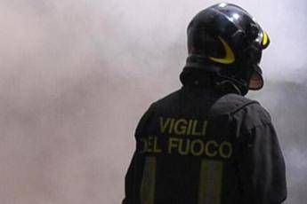 Vercelli ultraleggero precipita in una risaia e prende fuoco due morti Vercelli ultraleggero precipita in una risaia e prende fuoco due morti