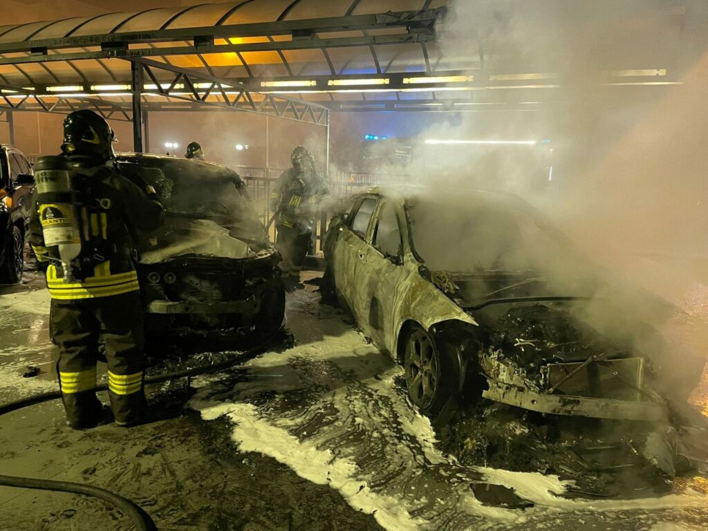 incendio concessionaria taranto 1