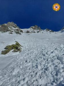 Intervento di soccorso in Val Brembana per escursionisti travolti da una valanga