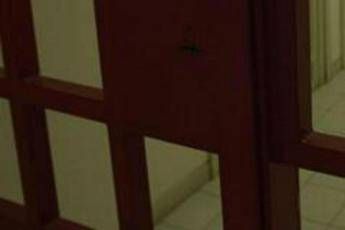 Non ricaricava il braccialetto elettronico per non farlo funzionare arrestato