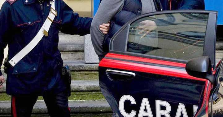 Un arresto dei carabinieri f Un arresto dei carabinieri f