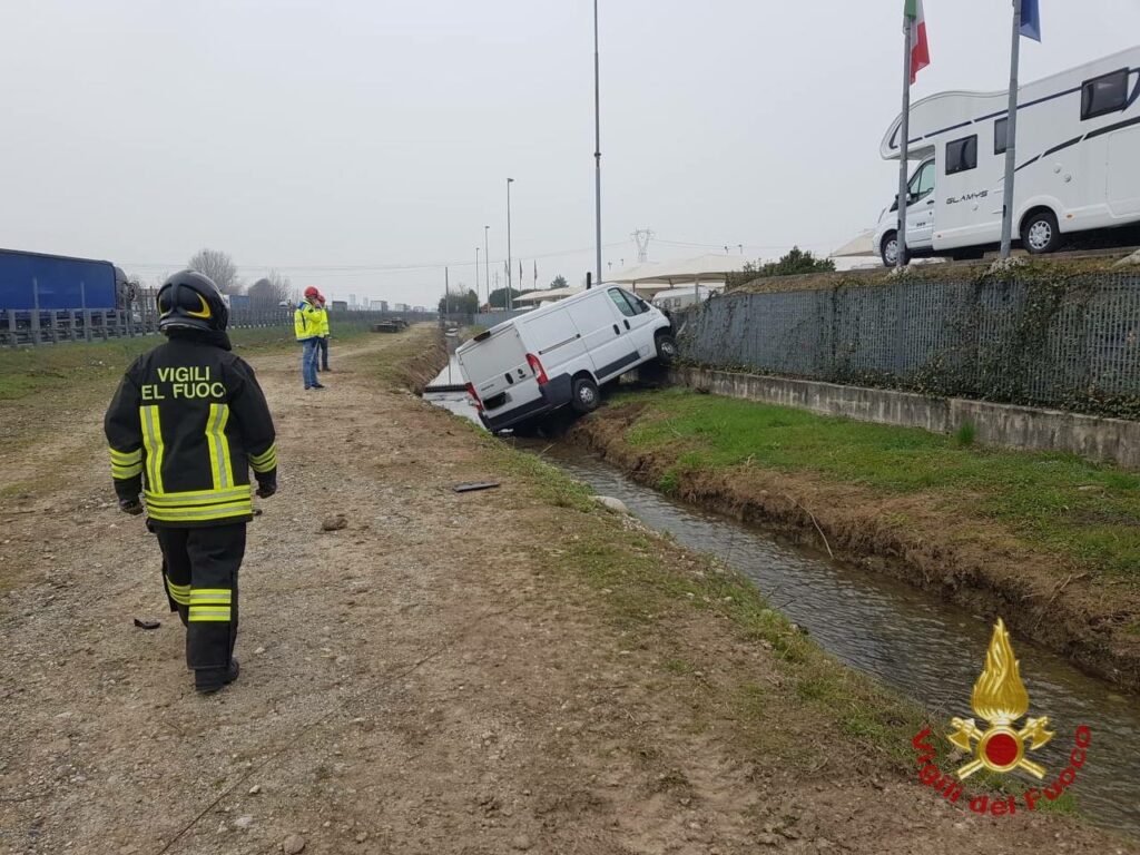 photo 2023 02 23 14 52 45 Incidente sulla A4: Vigili del Fuoco di Bergamo intervengono tempestivamente