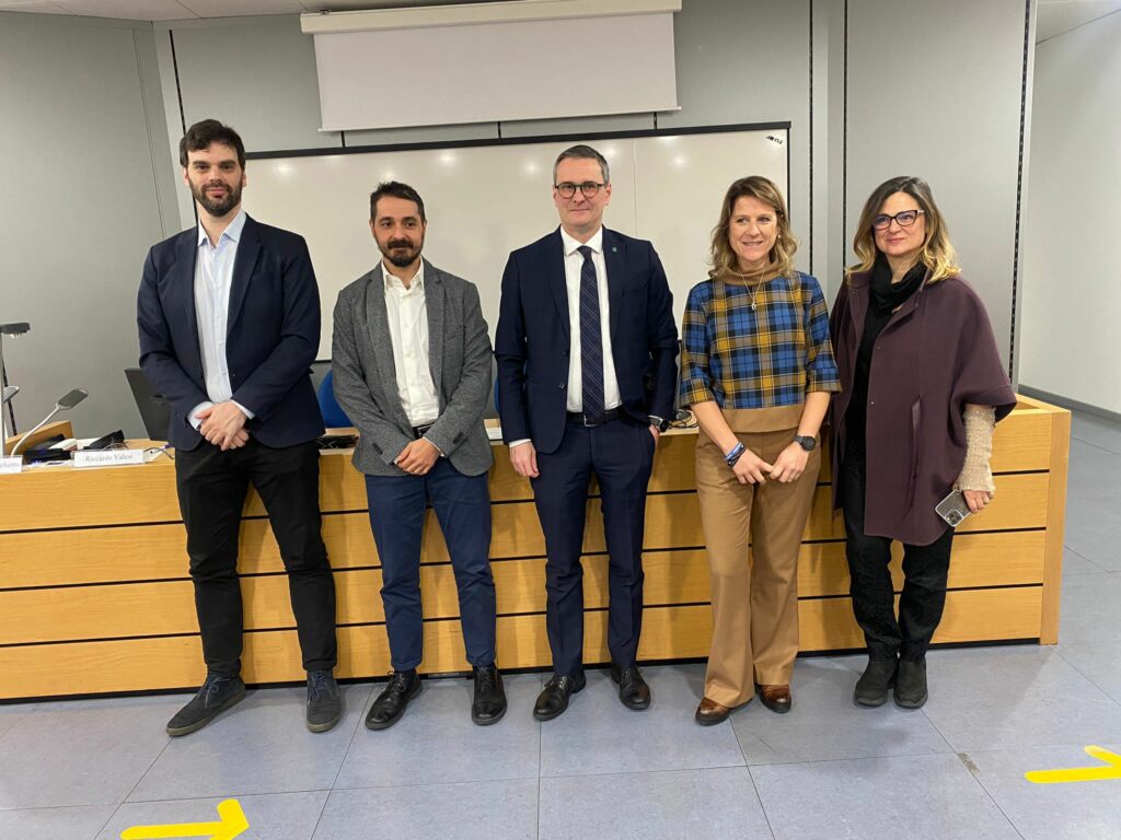02 Presentazione Insect Food e Consumatori Valesi Pedeliento Malanchini Andreini Totaro Fila UniBG: Italiani propensi a consumare alimenti a base di insetti commestibili