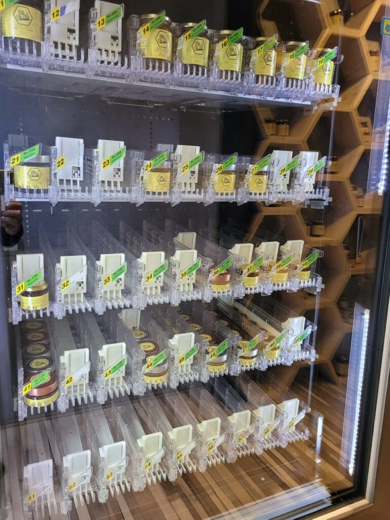 A Bergamo arriva il distributore automatico di miele A Bergamo arriva il distributore automatico di miele