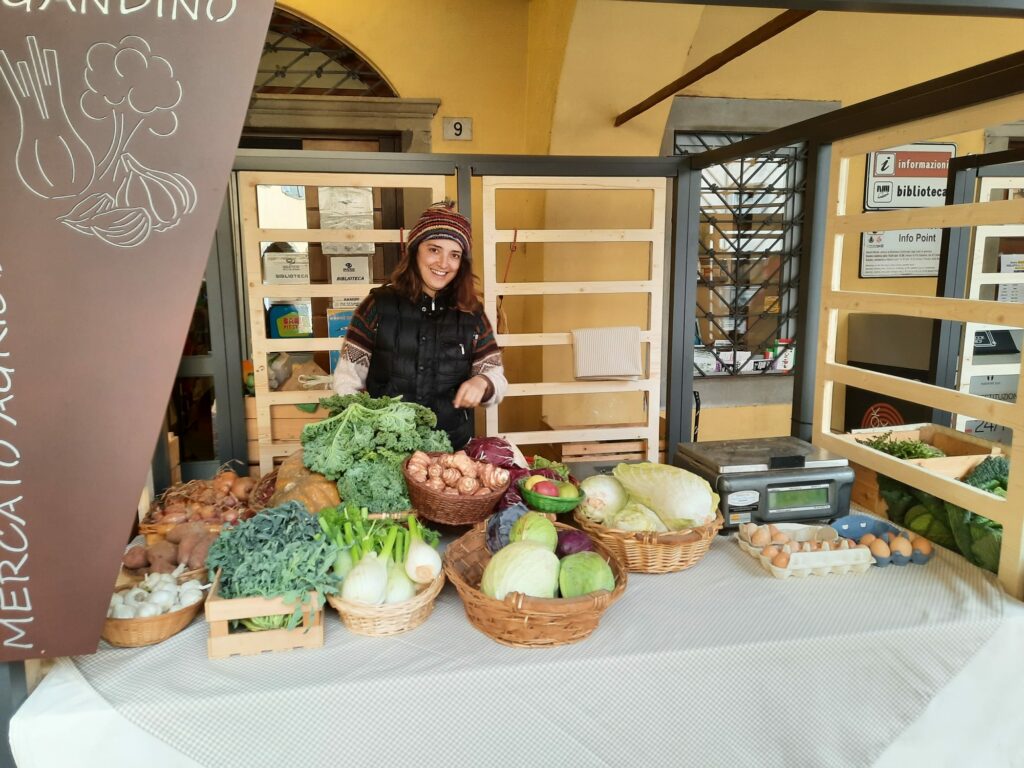 Il Mercato Agricolo a Gandino i prodotti locali al centro della vita cittadina Il Mercato Agricolo a Gandino: i prodotti locali al centro della vita cittadina