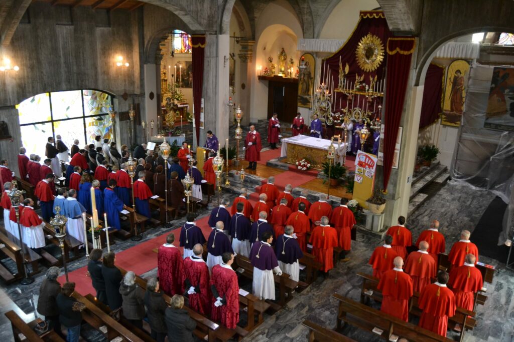 raduno confraternite Val Gandino A Cirano il raduno delle Confraternite della Val Gandino