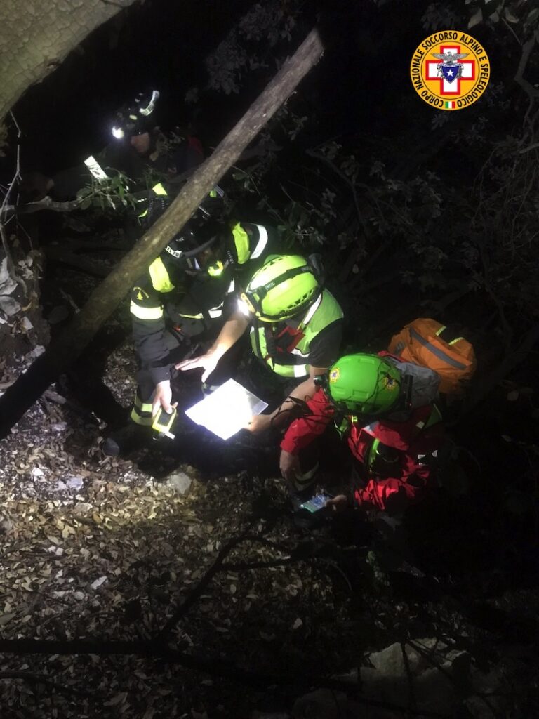 Incrodati sulla montagna, interviene il Soccorso Alpino