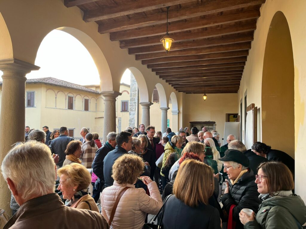 Lavoro e devozione i manufatti delle Suore fanno il tutto esaurito Lavoro e devozione i manufatti delle Suore fanno il tutto esaurito