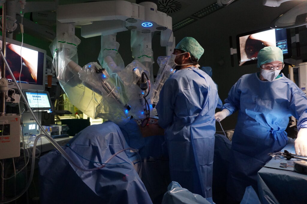 Chirurgia robotica, al P.G. XXIII operato paziente di 90 anni