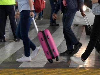 Voli cancellati e ritardi in vacanza Ecco come far valere i propri diritti dopo il rientro Voli cancellati e ritardi in vacanza Ecco come far valere i propri diritti dopo il rientro