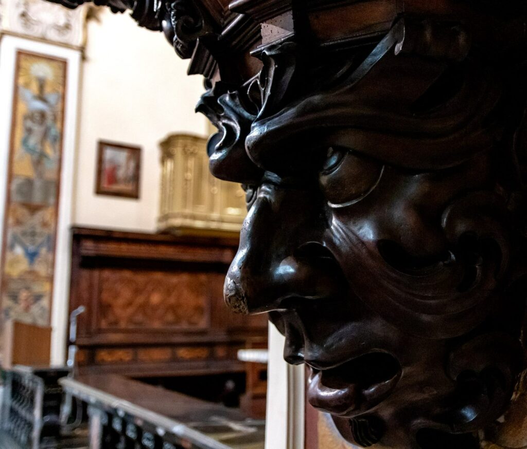 02. Chiesa parrocchiale di Mezzoldo Tour dei Rovelli Altobrembo “Tour dei Rovelli” in Val Brembana, alla riscoperta dell'antica arte di intarsio e intaglio