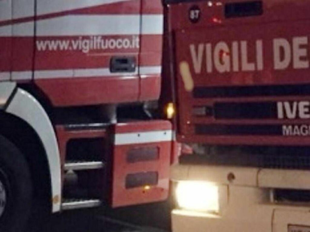 Maltempo in Valle dAosta per due frane chiusa strada regionale per Cogne