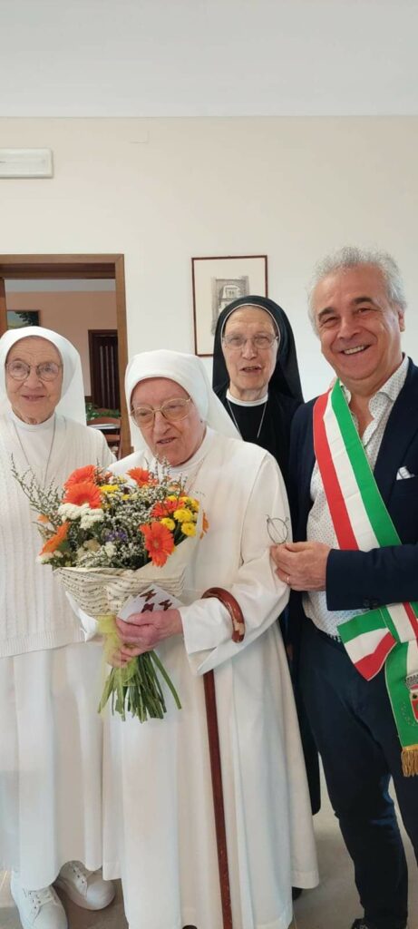 suor donatella gandino SUOR DONATELLA È CENTENARIA, FESTA IN CASA MADRE A GANDINO
