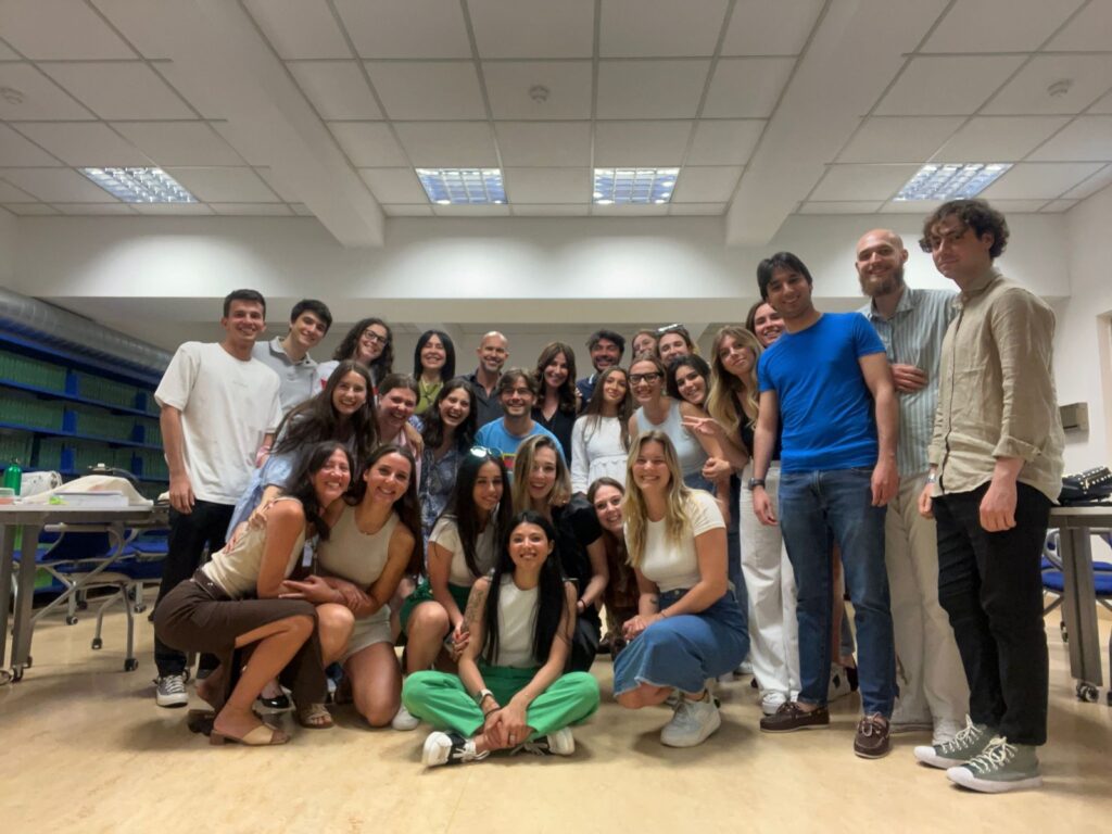 01. Classe UniBg Laboratorio didattica innovativa PON 2 UniBg tra i primi atenei in Europa ad avere un corso dedicato alla pratica collaborativa