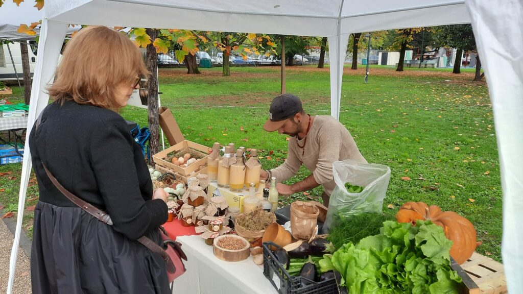 Mercatino della Val Gandino AL PARCO DELLA MALPENSATA TORNA IL MERCATINO DELLA VAL GANDINO