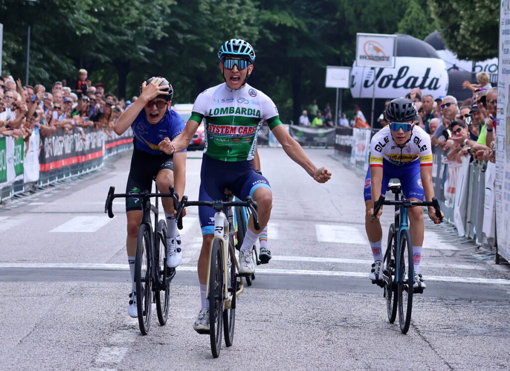 Simone Gualdi e campione dItalia Juniores. Sc Cene in festa Simone Gualdi è campione d’Italia Juniores. Sc Cene in festa
