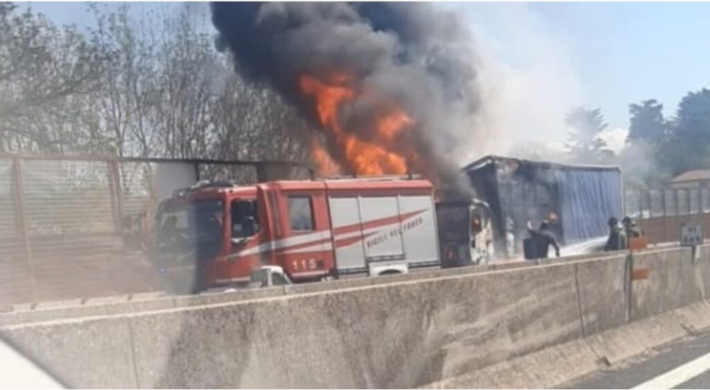 TIR in fiamme TIR in fiamme