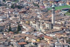SACERDOTI, SUORE E ASSOCIAZIONI: GANDINO PREMIA I BENEMERITI NEL GIORNO DEI PATRONI