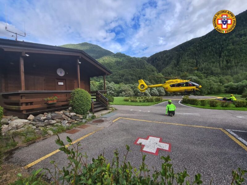 Elicottero recupera due alpinisti bloccati sul Pizzo Coca