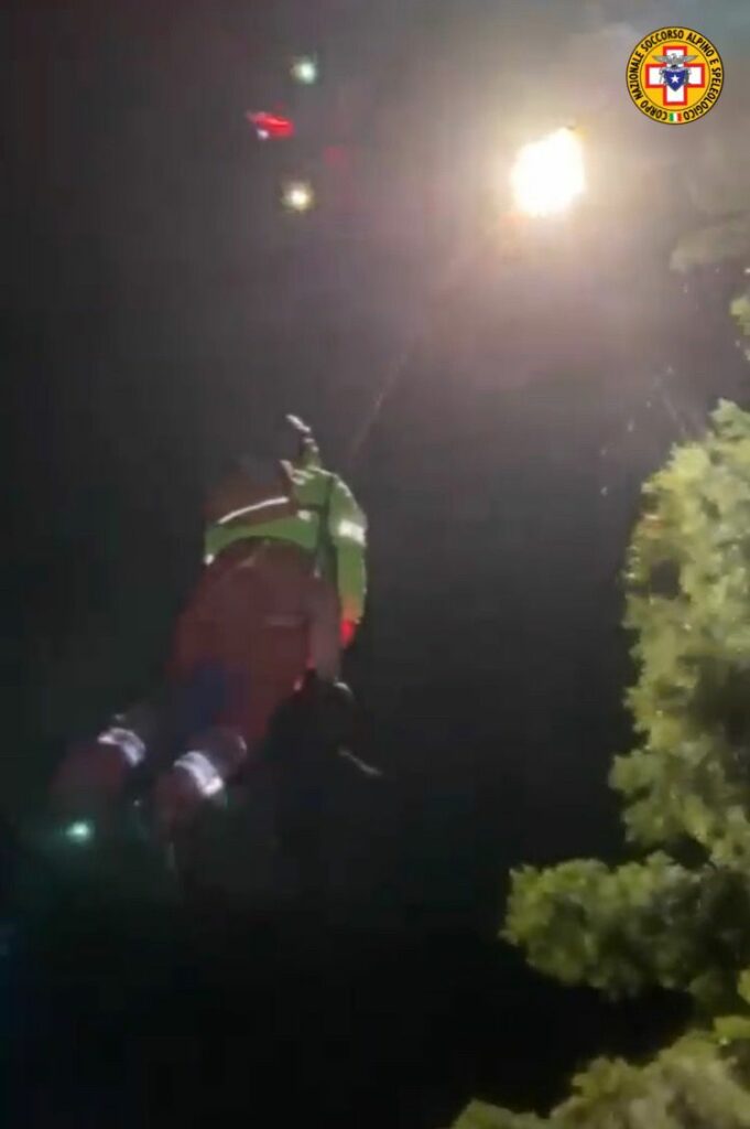 Cnsas Valsaviore Escursionista scivola e si ferisce in montagna, salvata dal soccorso alpino
