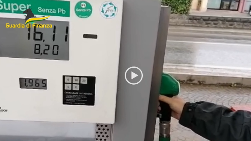 Guardia di Finanza: 240 violazioni nel controllo dei prezzi dei carburanti