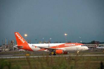 Fumo in cabina atterraggio demergenza a Brindisi per volo diretto a Nantes Fumo in cabina atterraggio demergenza a Brindisi per volo diretto a Nantes