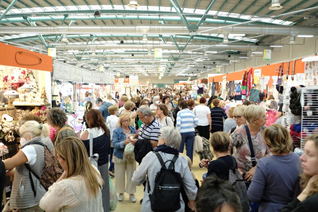 CRE BG CORSIE 1 Bergamo con Creattiva capitale anche delle arti manuali: in 51mila alla Fiera di Bergamo da tutta Italia e in parte anche dall’estero