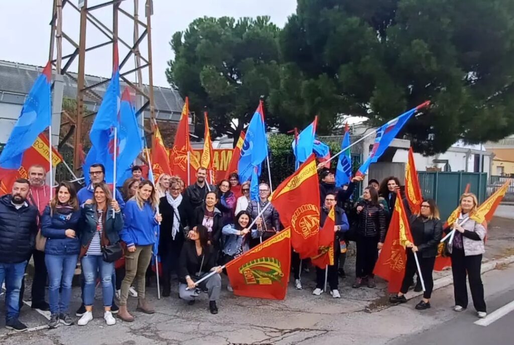 IGB presidio 26 ott Nuova IGB di Verdellino: ritardi nell'erogazione dei salari, difficoltà ad ottenere ferie e permessi