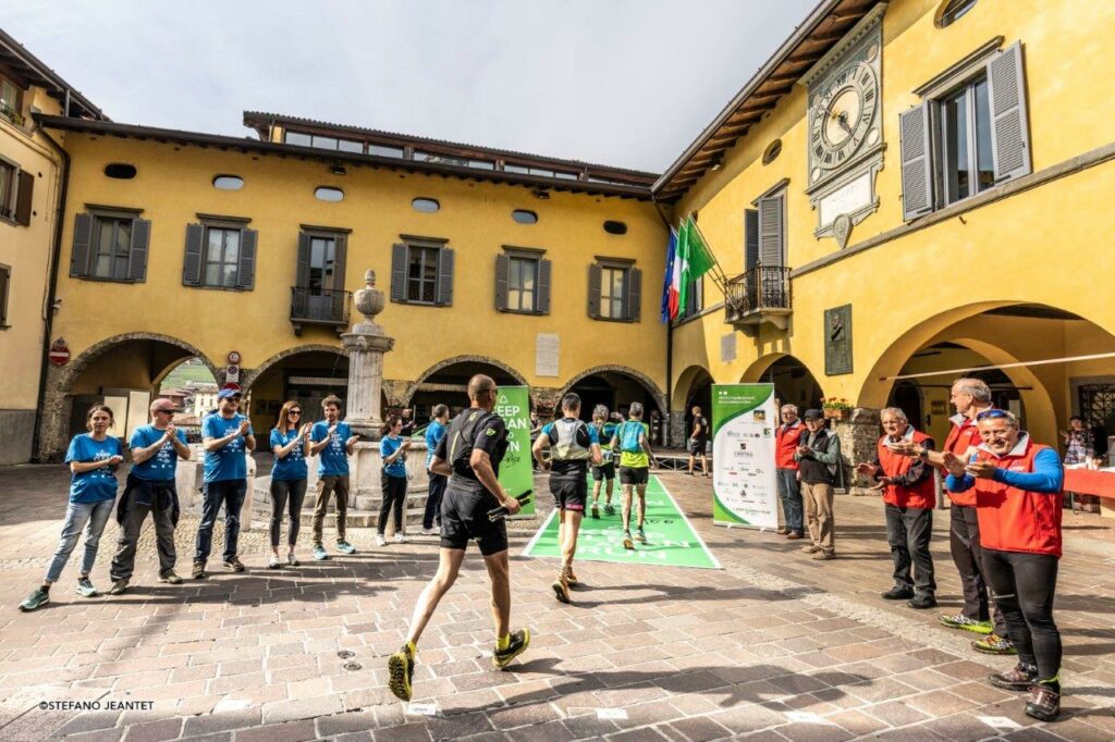 Maggio 2023 Maratona Keep Clean a Gandino GANDINO VESTE I COLORI DELL'IRIDE: NEL 2024 OSPITERA' I MONDIALI DI PLOGGING
