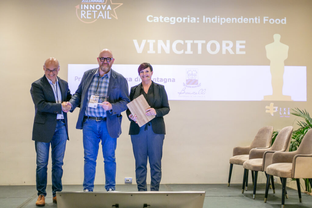 Premiazione Luca Bonicelli 2 Innova Retail Award 2023, Bonicelli Salumeria è il miglior negozio indipendente Food